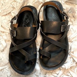 Patricia Nash Fidella Sandal. Size 6M. Black leather strappy sandal.